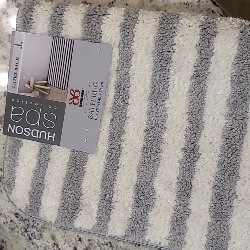 Hudson Spa Collection Bath Rug, NWT